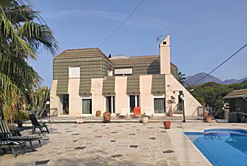 Foto Venta de casa con piscina y terraza en Benidorm, Rincon de Loix