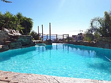 Imagen 1 Venta de casa con piscina en El Campello 